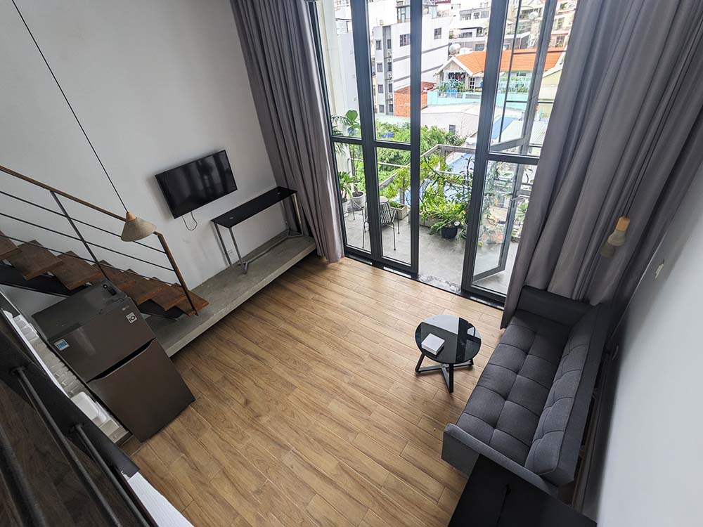 Windy loft serviced apartment for lease in Binh Thanh District Nguyen Gia Tri Street