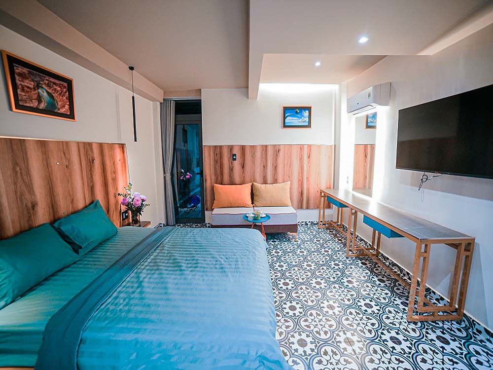 Nice serviced apartment for rent next to Ben Thanh Market, Ton That Tung Street, District 1