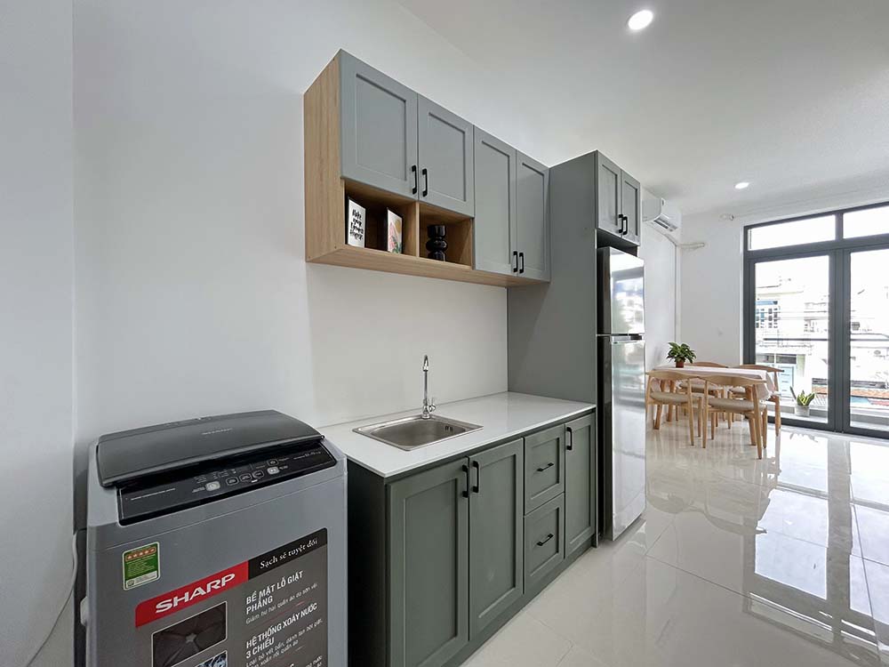 Bright-light serviced apartment for lease in Binh Thanh District Tran Binh Trong St