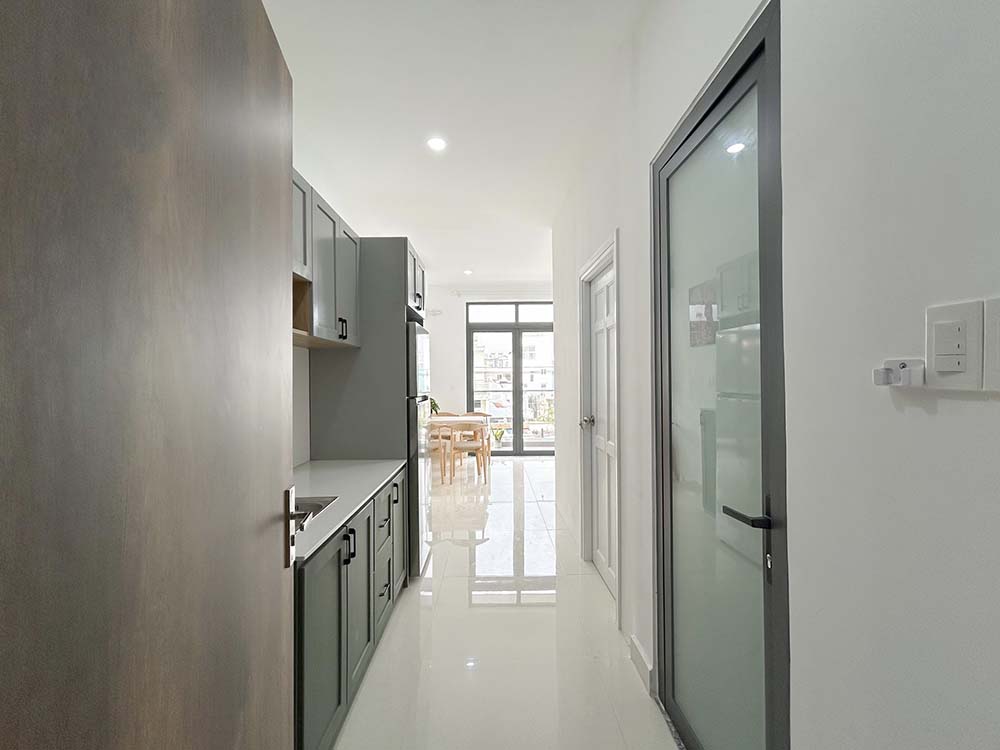 Bright-light serviced apartment for lease in Binh Thanh District Tran Binh Trong St