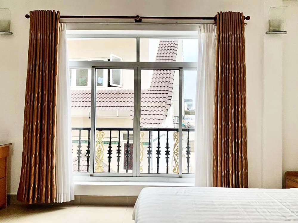 Spacious serviced apartment for rent on Le Van Sy Street, Phu Nhuan District