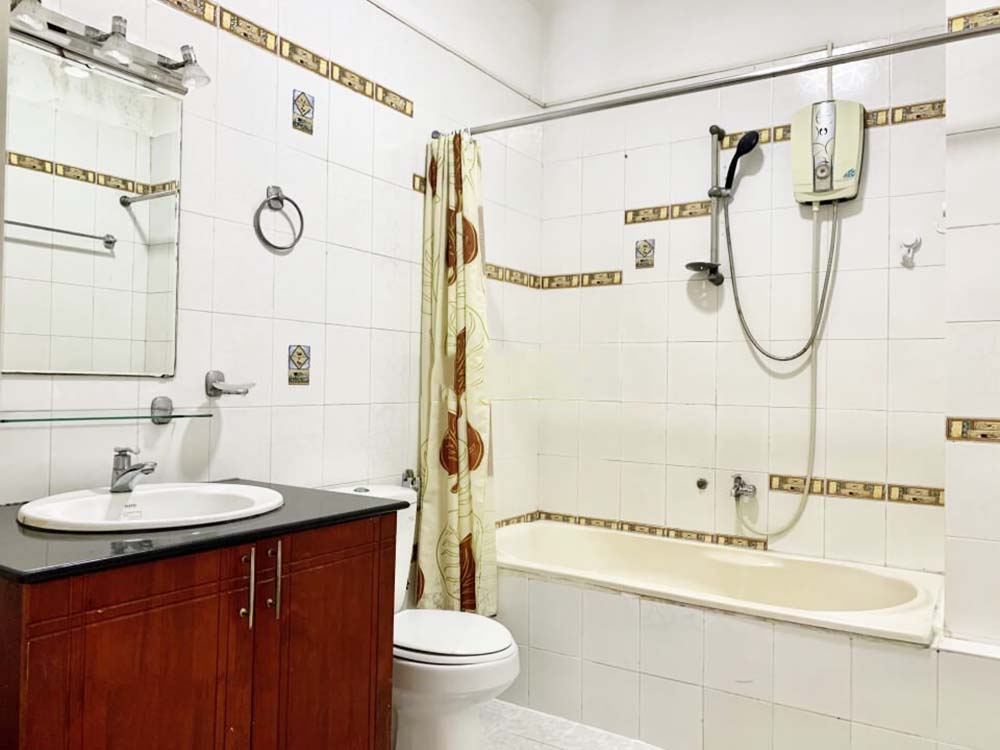 Spacious serviced apartment for rent on Le Van Sy Street, Phu Nhuan District