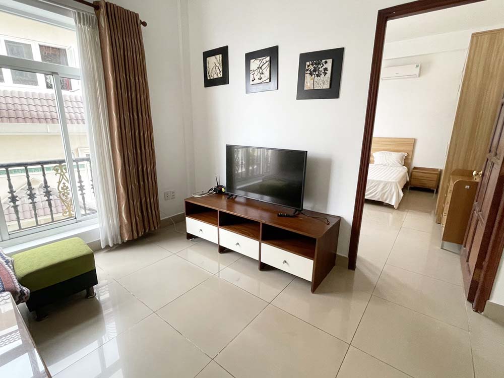 Spacious serviced apartment for rent on Le Van Sy Street, Phu Nhuan District