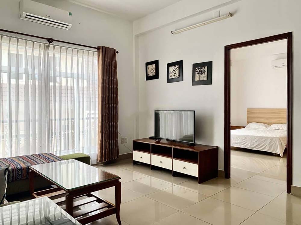 Spacious serviced apartment for rent on Le Van Sy Street, Phu Nhuan District