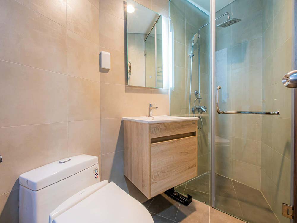 Studio apartment for lease on Ba Huyen Thanh Quan Street District 3