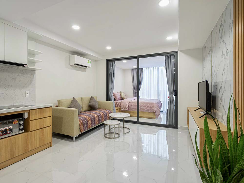One bedroom serviced apartment for lease in District 1 next to Ben Thanh Market.