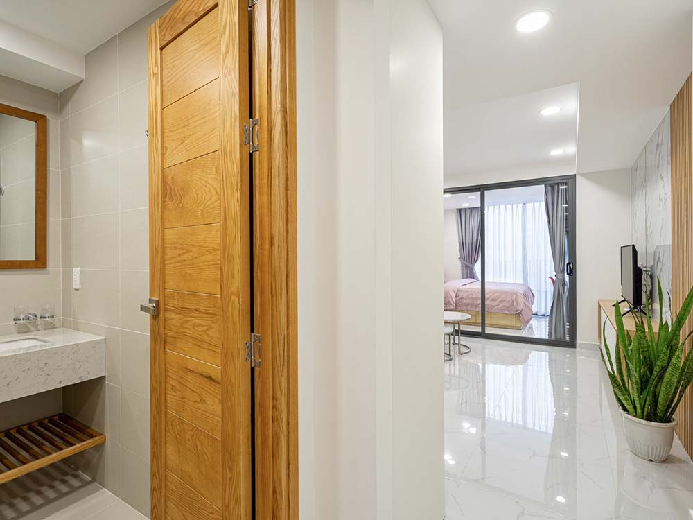 One bedroom serviced apartment for lease in District 1 next to Ben Thanh Market.