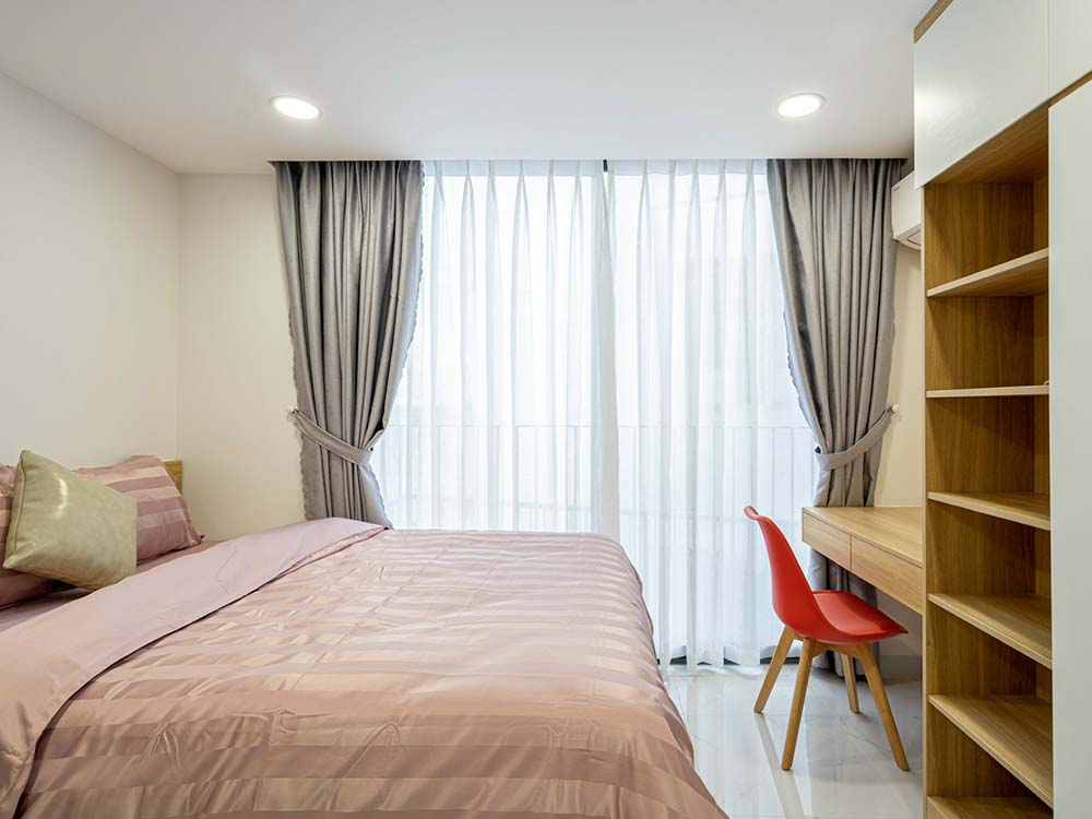 One bedroom serviced apartment for lease in District 1 next to Ben Thanh Market.