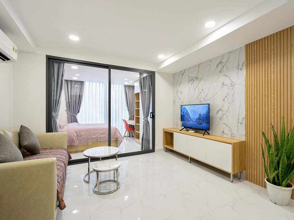 One bedroom serviced apartment for lease in District 1 next to Ben Thanh Market.