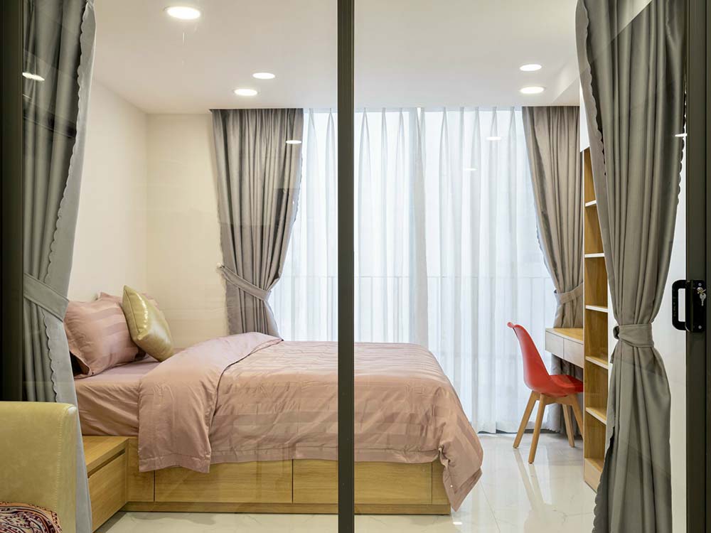 One bedroom serviced apartment for lease in District 1 next to Ben Thanh Market.