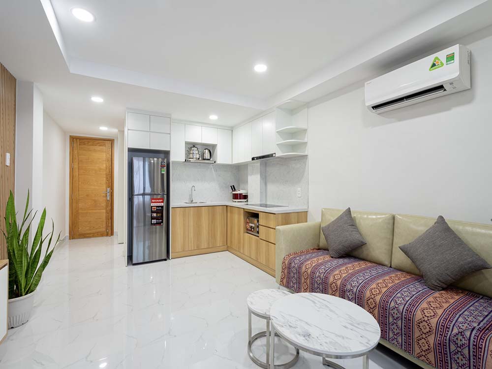 One bedroom serviced apartment for lease in District 1 next to Ben Thanh Market.