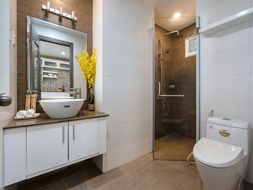 Luxury serviced apartment for rent on Hoang Dieu Street, Phu Nhuan District
