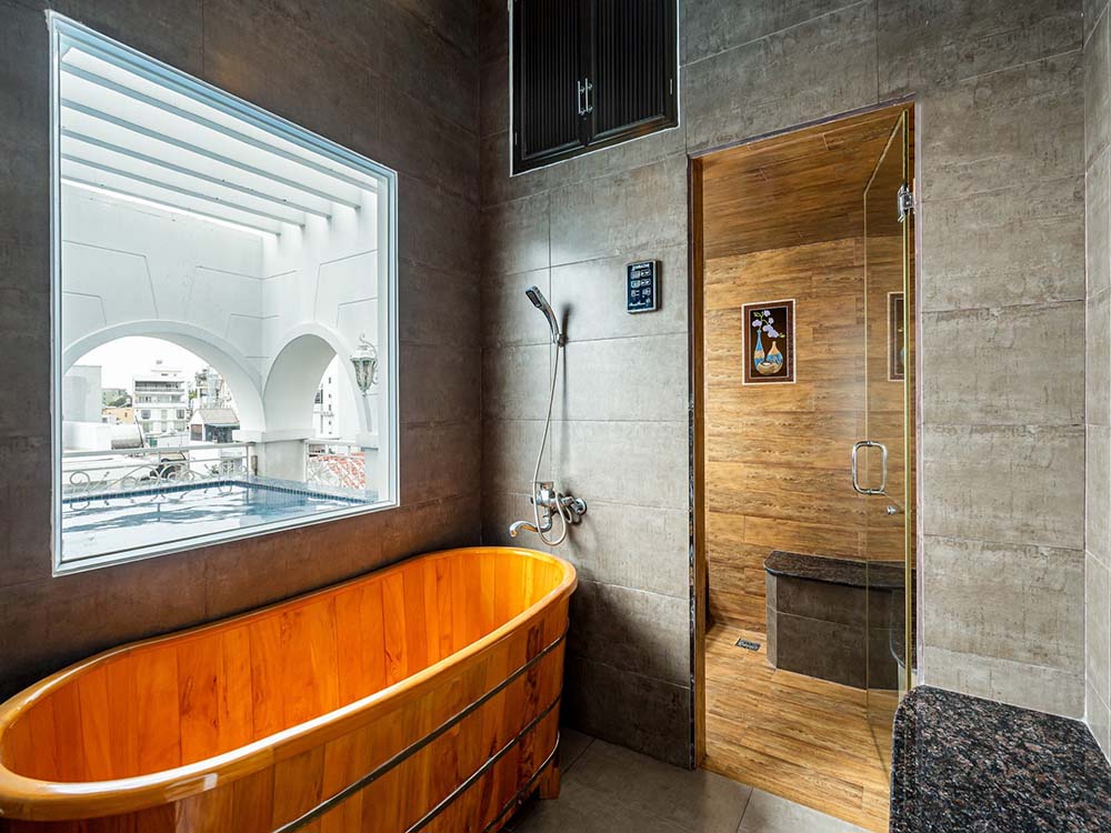Luxury serviced apartment for rent on Hoang Dieu Street, Phu Nhuan District