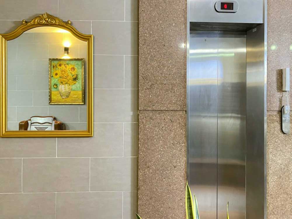 Nice serviced apartment for rent on Pham Viet Chanh Street District 1