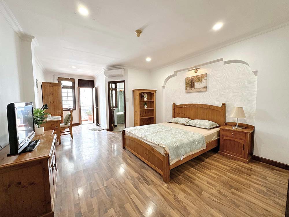 Rustic serviced apartment for lease in District 3, Huynh Tinh Cua Street, Ho Chi Minh City