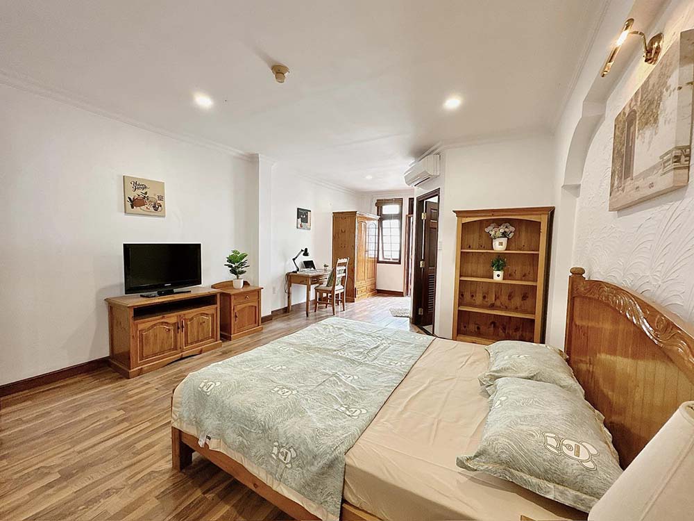 Rustic serviced apartment for lease in District 3, Huynh Tinh Cua Street, Ho Chi Minh City