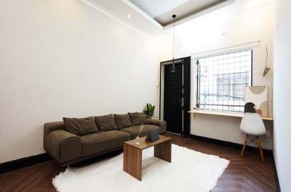 Windy apartment for rent in District 1 next to Ben Thanh Market