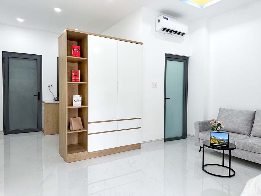 Nice serviced apartment for rent in District 10, Cach Mang Thang 8 Street.
