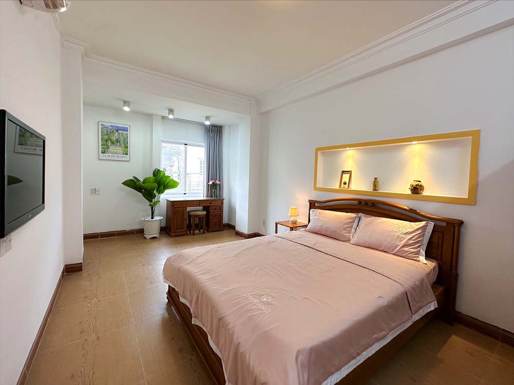 Two bedrooms serviced apartment for lease on Hai Ba Trung Street District 1