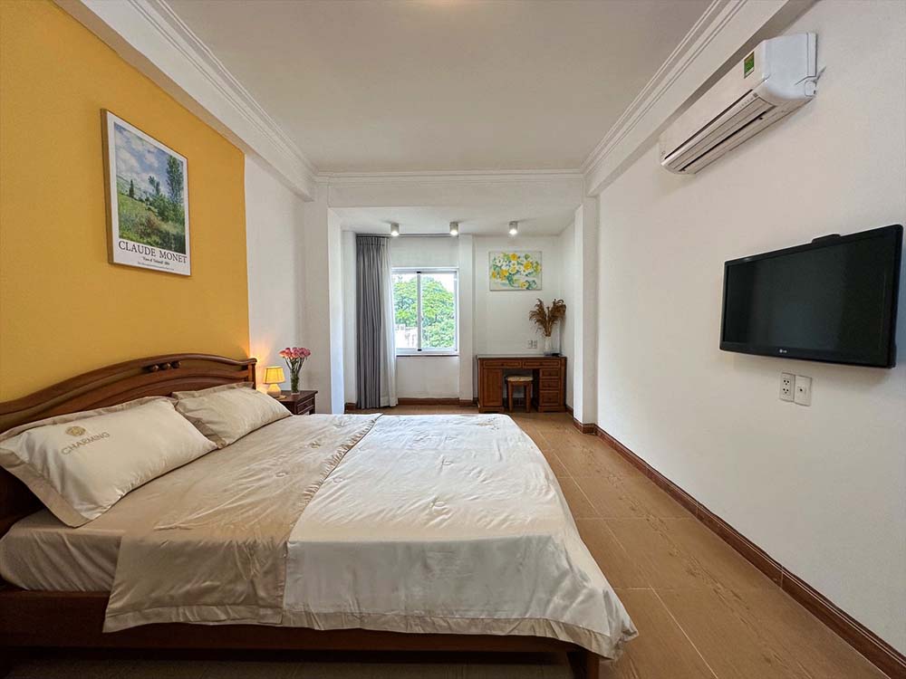 Two bedrooms serviced apartment for lease on Hai Ba Trung Street District 1