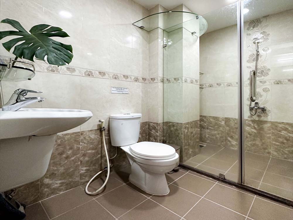 Two bedrooms serviced apartment for lease on Hai Ba Trung Street District 1