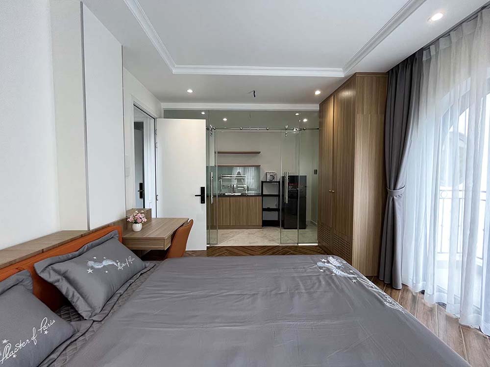 New serviced apartment for lease on Nguyen Cuu Van Street, Binh Thanh District.