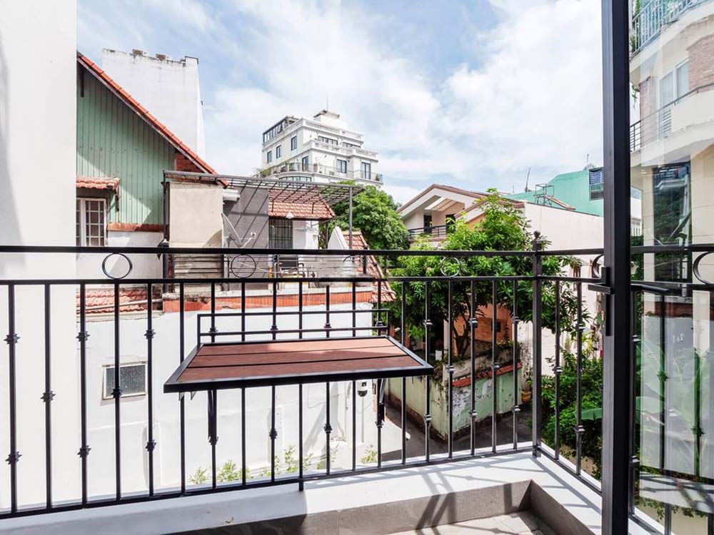 New serviced apartment for lease on Nguyen Cuu Van Street, Binh Thanh District.