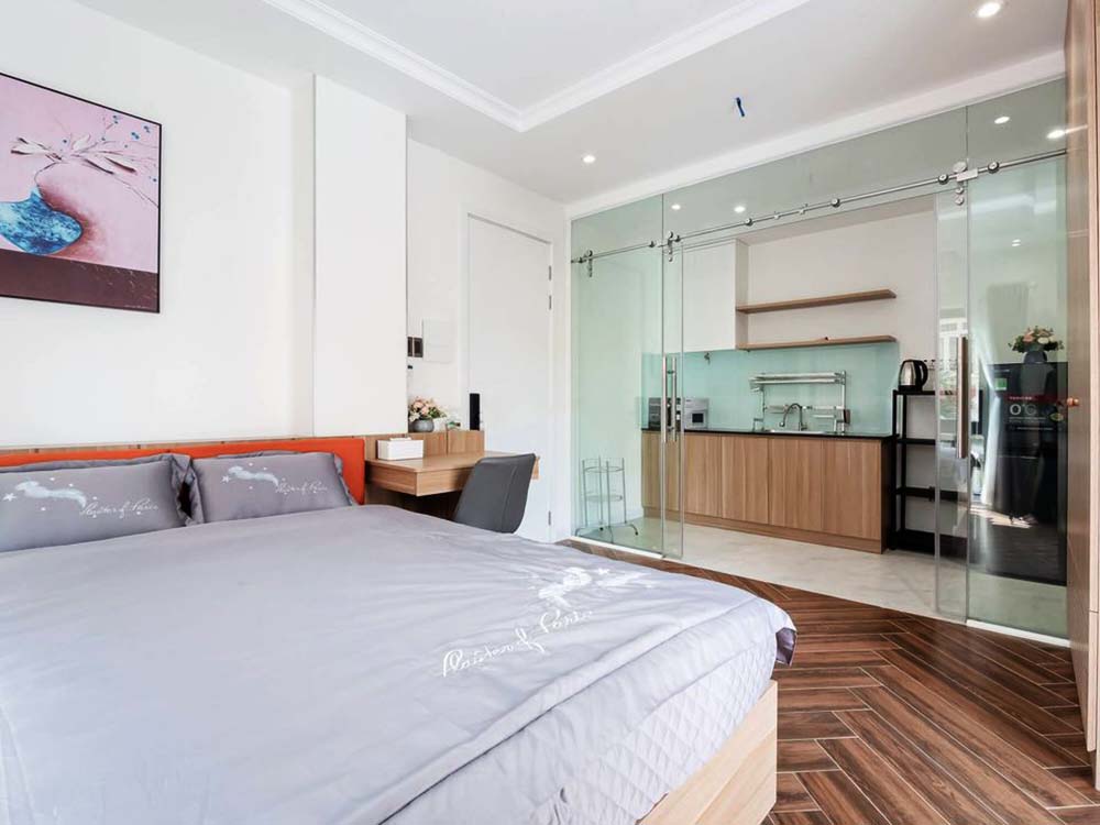 New serviced apartment for lease on Nguyen Cuu Van Street, Binh Thanh District.