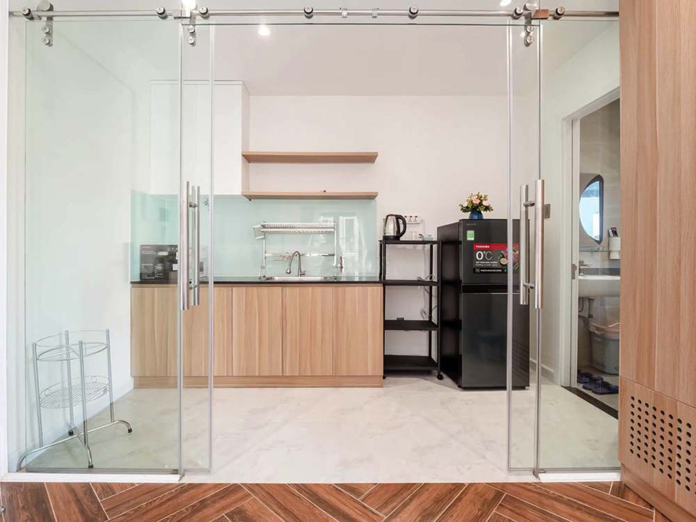 New serviced apartment for lease on Nguyen Cuu Van Street, Binh Thanh District.