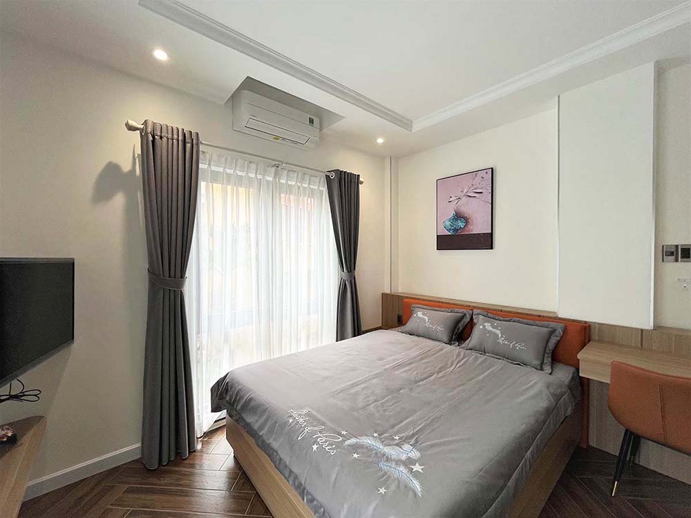 New serviced apartment for lease on Nguyen Cuu Van Street, Binh Thanh District.