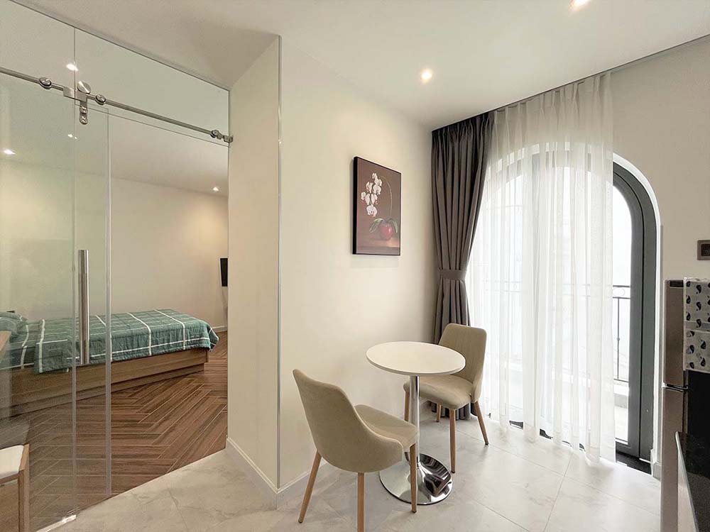Modern style serviced apartment for lease on Nguyen Cuu Van Street, Binh Thanh Dist
