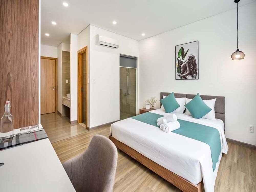 Studio serviced apartment for lease on Nguyen Trai Street, District 1