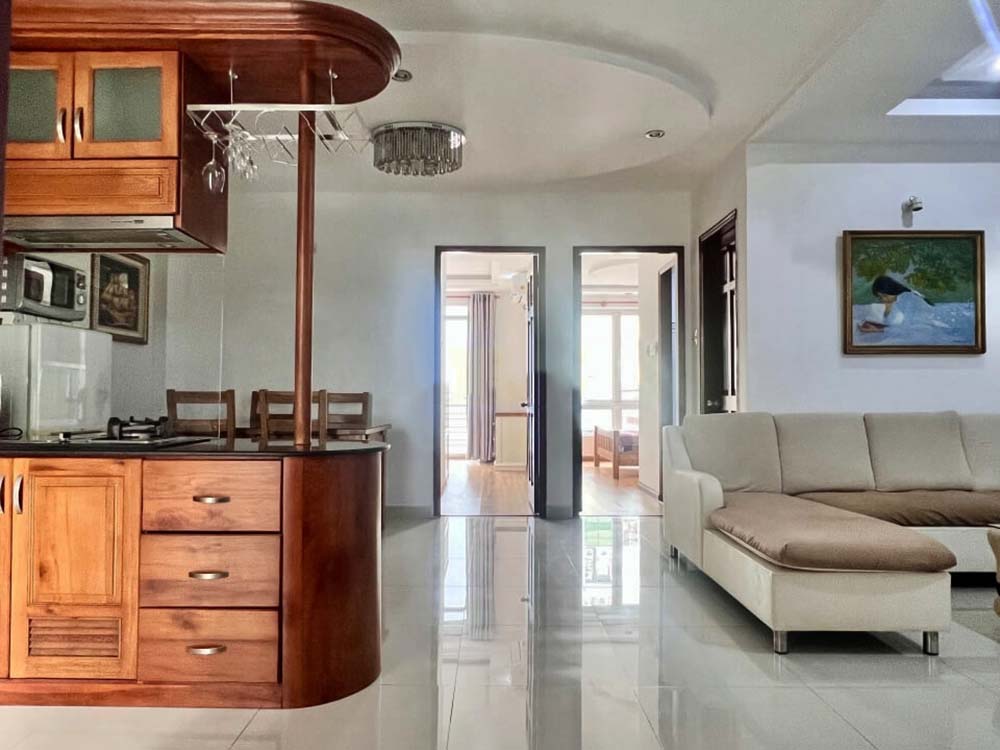 Nice serviced apartment for rent next to Ben Thanh Market, Le Lai Street District 1