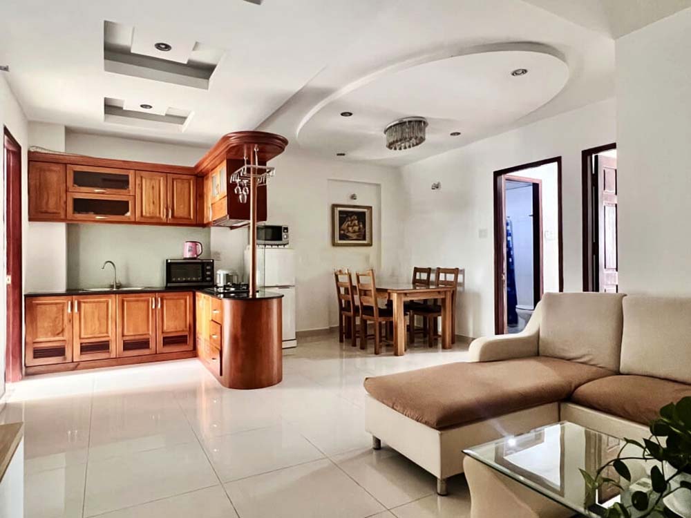 Nice serviced apartment for rent next to Ben Thanh Market, Le Lai Street District 1