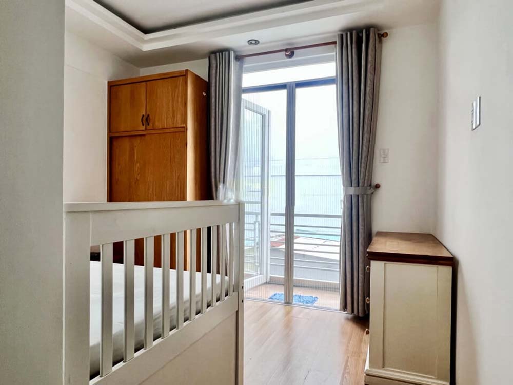 Nice serviced apartment for rent next to Ben Thanh Market, Le Lai Street District 1