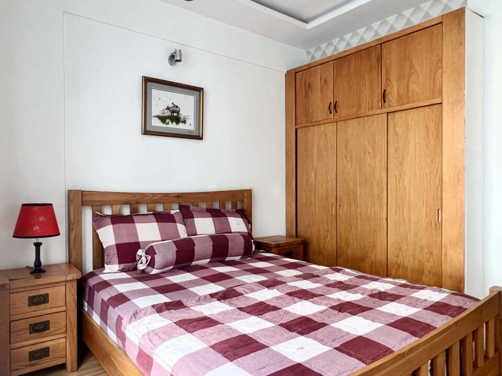 Nice serviced apartment for rent next to Ben Thanh Market, Le Lai Street District 1