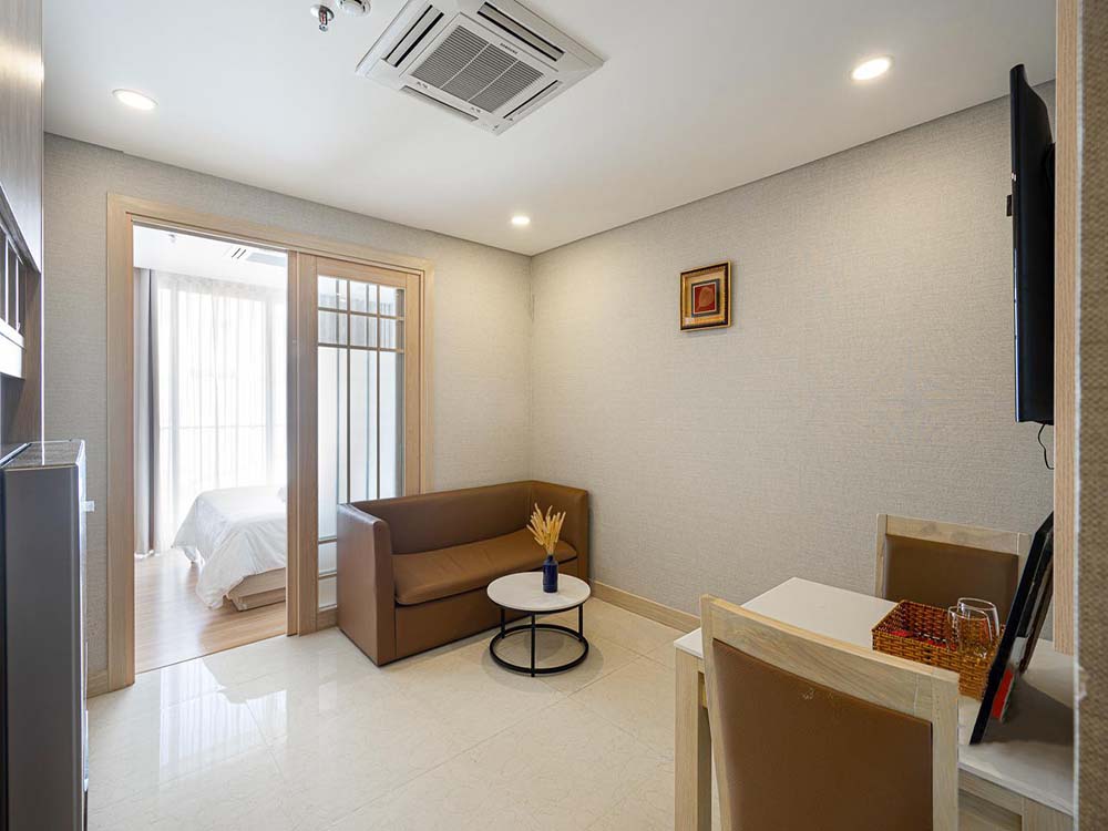 One bedroom serviced apartment renting on Tran Khanh Du Street, Tan Dinh Ward, District 1