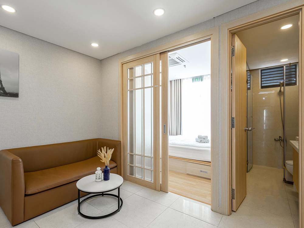 Two bedrooms serviced apartment renting on Tran Khanh Du Street, Dakao Ward