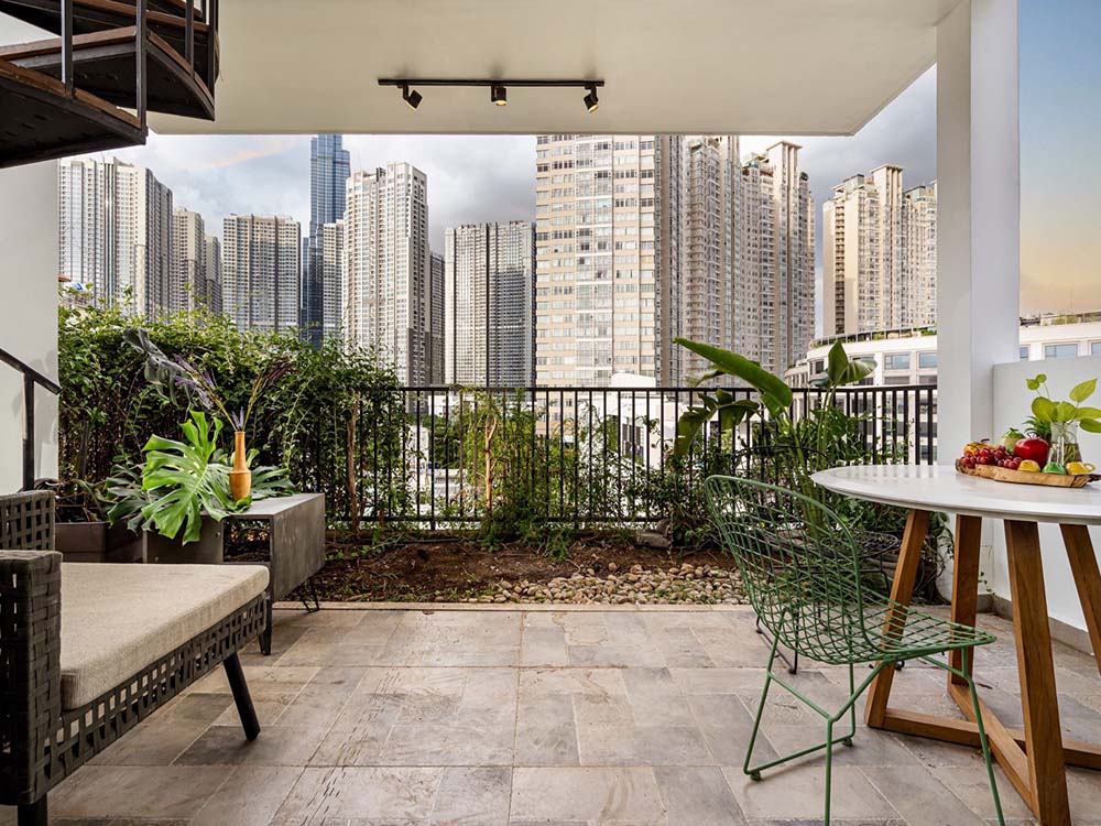Bright-light penthouse serviced apartment for rent in Binh Thanh District Saigon
