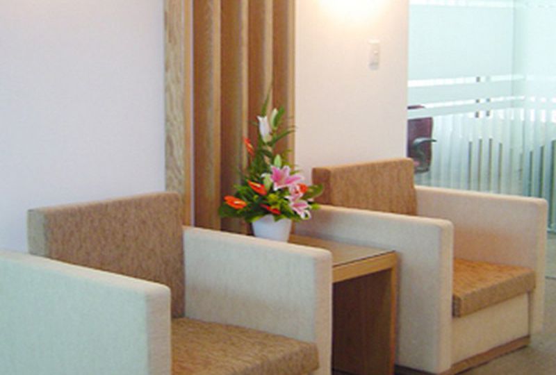 Cheap office for rent on Le Thanh Ton street District 1 .