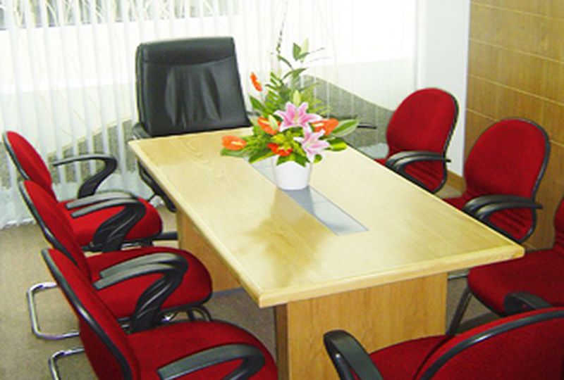 Cheap office for rent on Le Thanh Ton street District 1 .