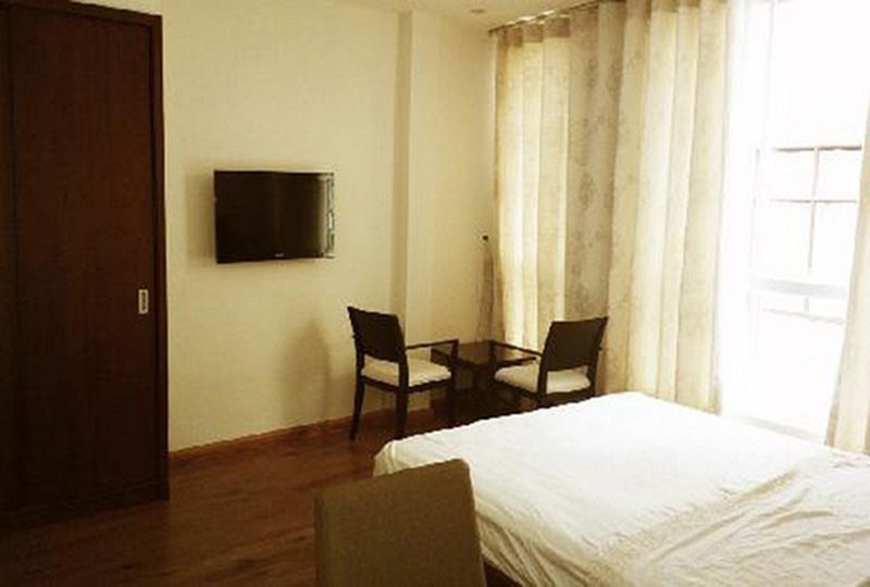 Serviced apartment for rent on Le Thanh Ton street District 1