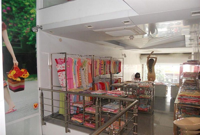 Office for rent on Nguyen Trai street Nguyen Cu Trinh Ward District 1