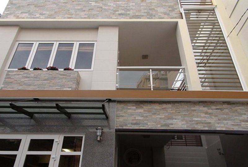 Nice villa for rent on Nguyen Thi Huynh street Phu Nhuan District