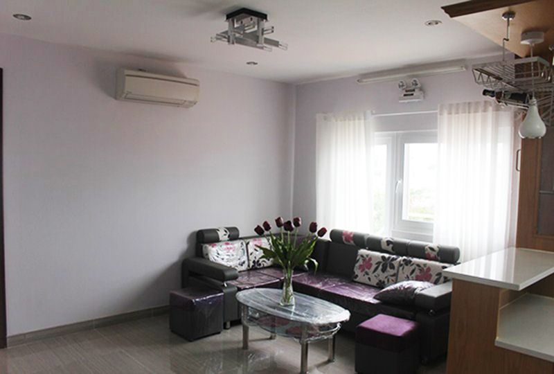 Nice serviced apartment for rent in Phu Nhuan district - Rental : 680USD