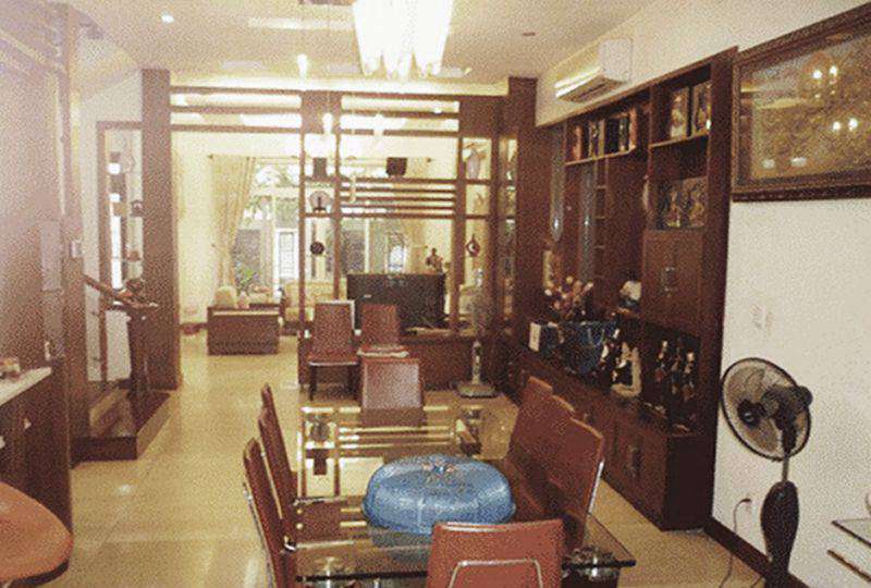 Villa for rent on Nguyen Trong Tuyen street Phu Nhuan District 2300USD