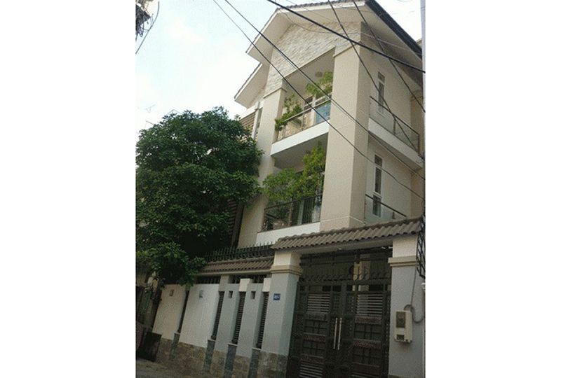 Villa for rent on Nguyen Trong Tuyen street Phu Nhuan District 2300USD