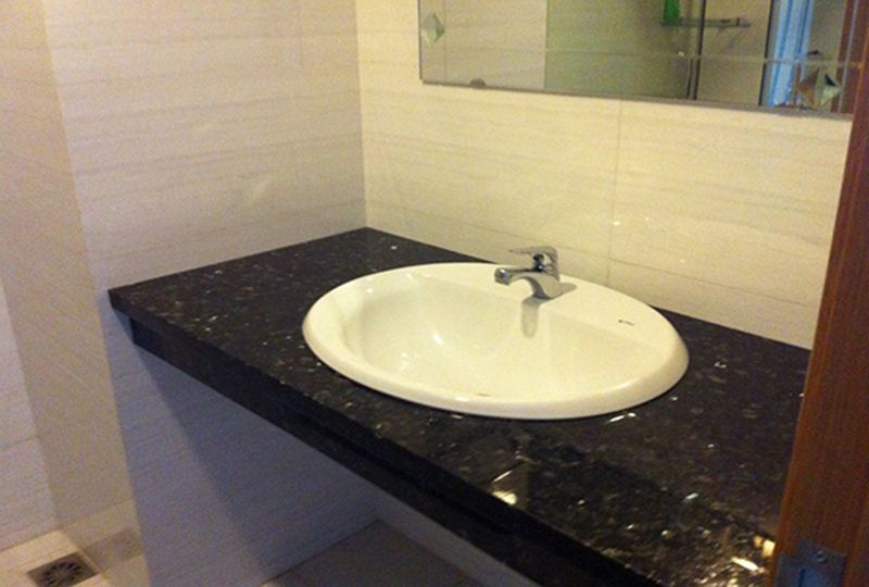 Nice serviced Apartment for rent on Pham Viet Chanh street Binh Thanh District  - Rental : 600USD.