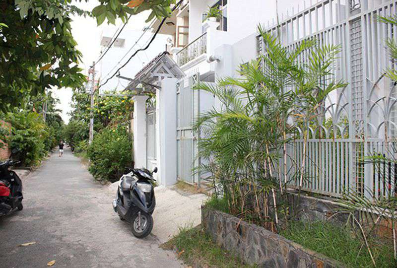 Cheap house in Thao Dien area District 2 for rent