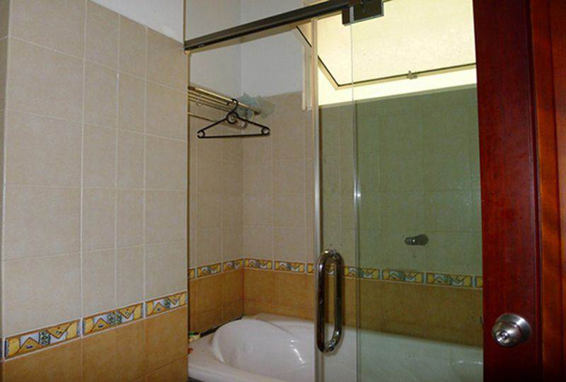Nice house for rent in Binh Thanh district , Ho Chi Minh city .
